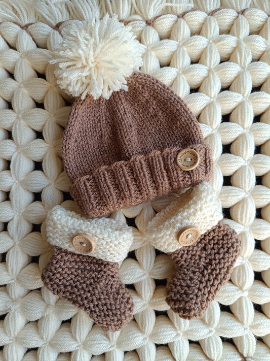 Newborn Handmade Pompom Hat and Booties